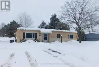 8 Norris Arm, Innisfil, Ontario L9S1N7, 2 Bedrooms Bedrooms, ,2 BathroomsBathrooms,All Houses,For Sale,Norris Arm,N11964488