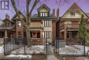 140 Quebec Ave, Toronto, Ontario M6P 2T7, 4 Bedrooms Bedrooms, 9 Rooms Rooms,3 BathroomsBathrooms,All Houses,Sold,Quebec,W12007905