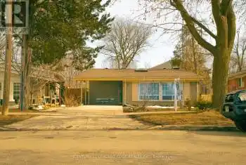 21 Alhart Drive, Toronto (Thistletown-Beaumonde Heights), Ontario M9V2M8, 6 Bedrooms Bedrooms, ,2 BathroomsBathrooms,All Houses,For Sale,Alhart,W12010341