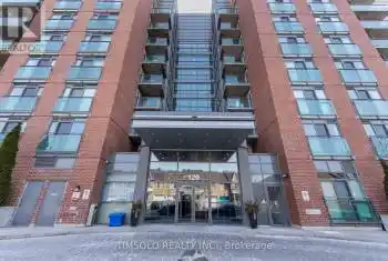 120 Dallimore Circle Unit# 102, Toronto (Banbury-Don Mills), Ontario M3C4J1, 2 Bedrooms Bedrooms, ,2 BathroomsBathrooms,Condo,For Sale,Dallimore,C12031563