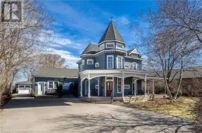 957 BEACH Boulevard Hamilton Ontario L8H6Z7