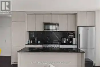 30 Inn On The Park Drive Unit# 320, Toronto (Banbury-Don Mills), Ontario M3C0P7, 2 Bedrooms Bedrooms, ,2 BathroomsBathrooms,Condo,For Sale,Inn On The Park,C12068978