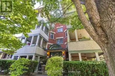9 A&B Humewood Drive Toronto (Humewood-Cedarvale) Ontario M6C1C9