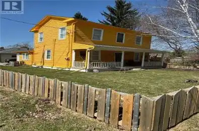 4597 SUNSET Drive Unit# UPPER Elgin Ontario N5L1B4