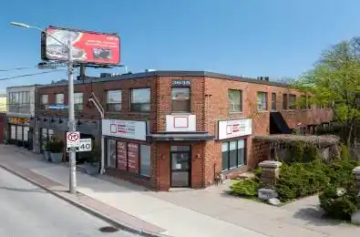 3635 Dundas Street Toronto W02 Ontario M6S 2T2