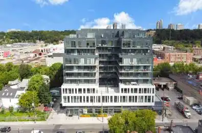 500 Dupont Street Unit# PH5 Toronto C02 Ontario M6G 1Y7