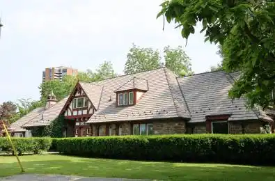 1982 Islington Avenue Toronto W09 Ontario M9P 3N5