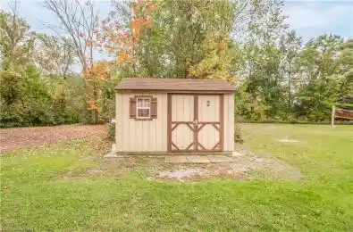 9208 Lundys Lane Niagara Falls Ontario L2H 0T5