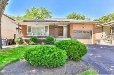 124 Barse Street Toronto C04 Ontario M5M 4L4