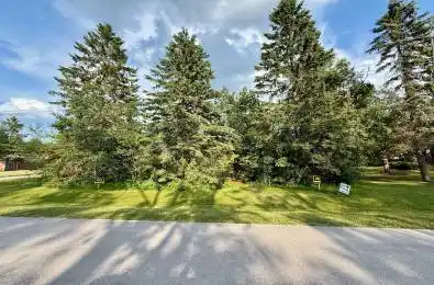 90/92 Pinewood Boulevard Kawartha Lakes Ontario K0M 2T0