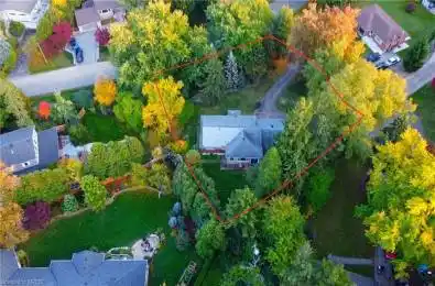 376 Philip Place Hamilton Ontario L9G 3G8