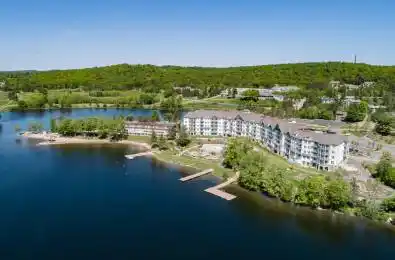 25 PEN LAKE POINT Road Unit# 332 Huntsville Ontario P1H 1A9