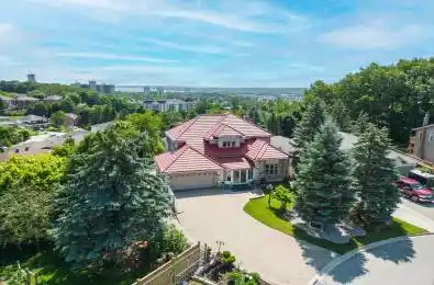 11 Thackeray Crescent Barrie Ontario L4N 6J6