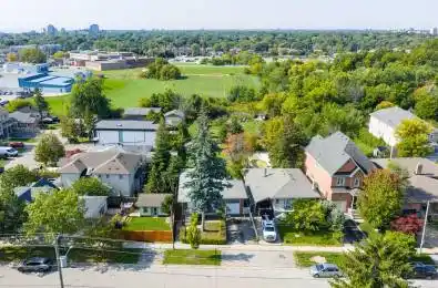 1320 Northmount Avenue Mississauga Ontario L5E 1Y5