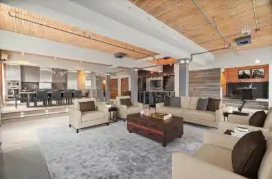 468 Wellington Street Unit# 300 Toronto C01 Ontario M5V 1E3