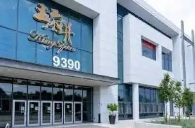 9390 Woodbine Avenue Unit# 2Bq1 Markham Ontario L6C 0M5