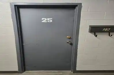 8 Melanie Drive Unit# 25 Brampton Ontario L4T 4K9