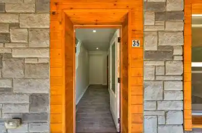 35 Duncombe Boulevard Unit# Unit 3 Toronto E08 Ontario M1M 3A4