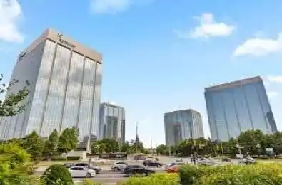 2 Robert Speck Parkway Unit# 100 Mississauga Ontario L4Z 1S1