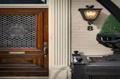 8 Belmont Street Toronto C02 Ontario M5R 1P8