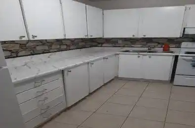 563 MORNINGTON Avenue Unit# 302 London East Ontario N5Y 4T8