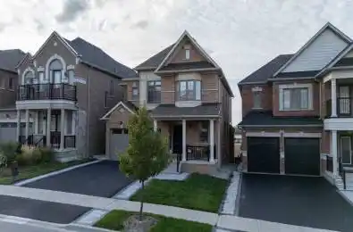 16 Frank Kelly Drive East Gwillimbury Ontario L9N 0V2