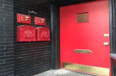 476 Roncesvalles Avenue Unit# #2 Toronto W01 Ontario M6R 2N5