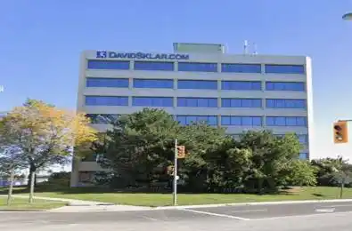 245 Fairview Mall Drive Unit# 103 Toronto C15 Ontario M2J 4T1