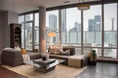 1 Market Street Unit# PH3301 Toronto C08 Ontario M5E 0A2