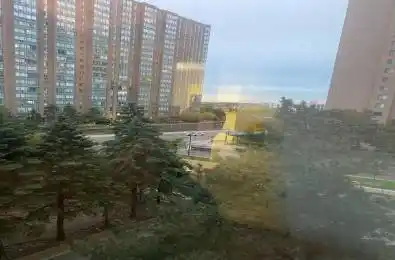 135 Hillcrest Avenue Unit# 502 Mississauga Ontario L5B 4B1