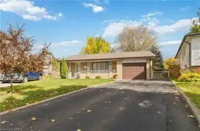 11 Sigurd Jensen Court Brantford Ontario N3R 6Y8