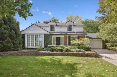 222 STRATHCONA Drive Burlington Ontario L7L 2C8