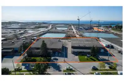 996 Rangeview Road Mississauga Ontario L5E 1H3