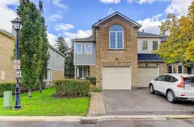 32 Heathcliffe Square Brampton Ontario L6S 5P7