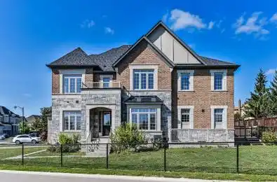 123 Mitchell Place Newmarket Ontario L3Y 0E2