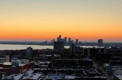 150 East Liberty Street Unit# 2211 Toronto C01 Ontario M6K 3R5