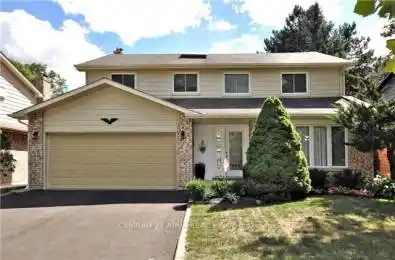 210 Centre Street Richmond Hill Ontario L4C 5K1