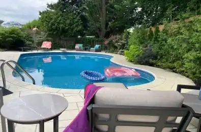 81 Derby Court Newmarket Ontario L3Y 5Z8