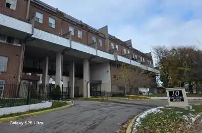 10 Eddystone Avenue Unit# 224 Toronto W05 Ontario M3N 2T2