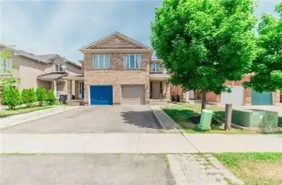 30 Lonestar Crescent Brampton Ontario L7A 2H9