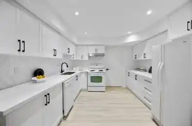 333 Clark Avenue Unit# 316 Vaughan Ontario L4J 7K4