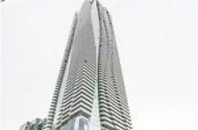 1 Bloor Street Unit# 6208 Toronto C08 Ontario M4W 1A9
