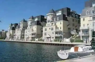 28 Stadium Road Unit# 137 Toronto C01 Ontario M5V 3P4