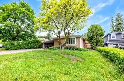 10 Holman Crescent Unit# Lower Aurora Ontario L4G 1Z9