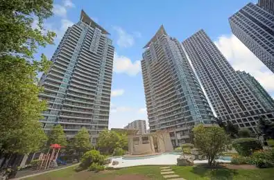 1 Elm Drive Unit# 302 Mississauga Ontario L5B 4M1