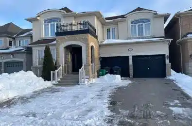 5 DUNEGRASS Way Brampton Ontario L6P 2T5