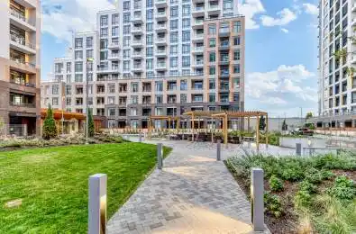 8 Beverley Glen Boulevard Unit# C504 Vaughan Ontario L6A 0M6