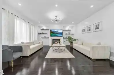 32 Amberwing Landing Bradford West Gwillimbury Ontario L3Z 0H9