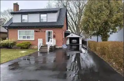 116 Elliott Street Brampton Ontario L6Y 1W4