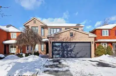 284 Lancrest Street Pickering Ontario L1V 6N3